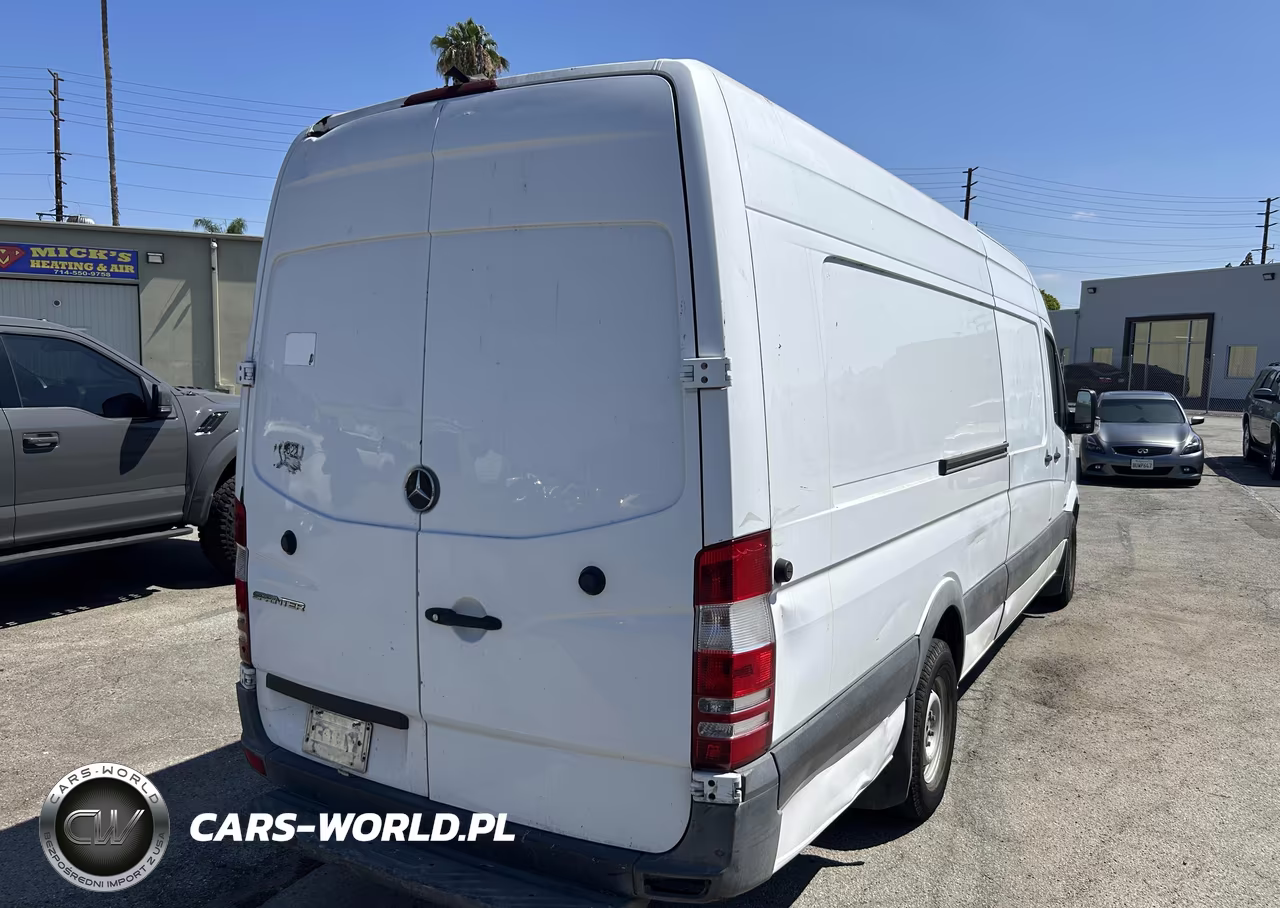 2015 Mercedes-Benz Sprinter 2500 High Roof VIN:WD3PE8CCXFP129443 - 4