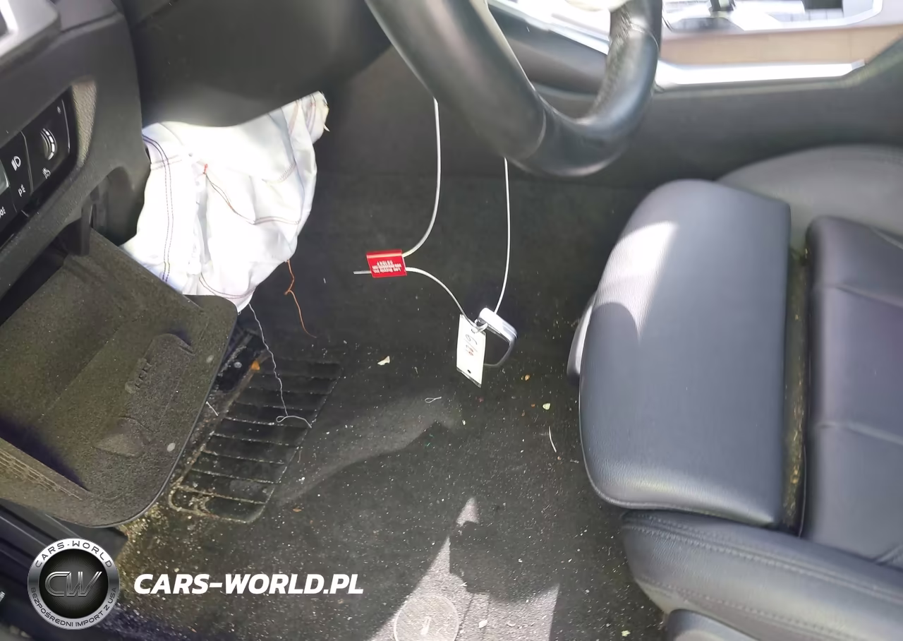 2019 BMW 330I VIN:WBA5R1C56KAK11562 - 11