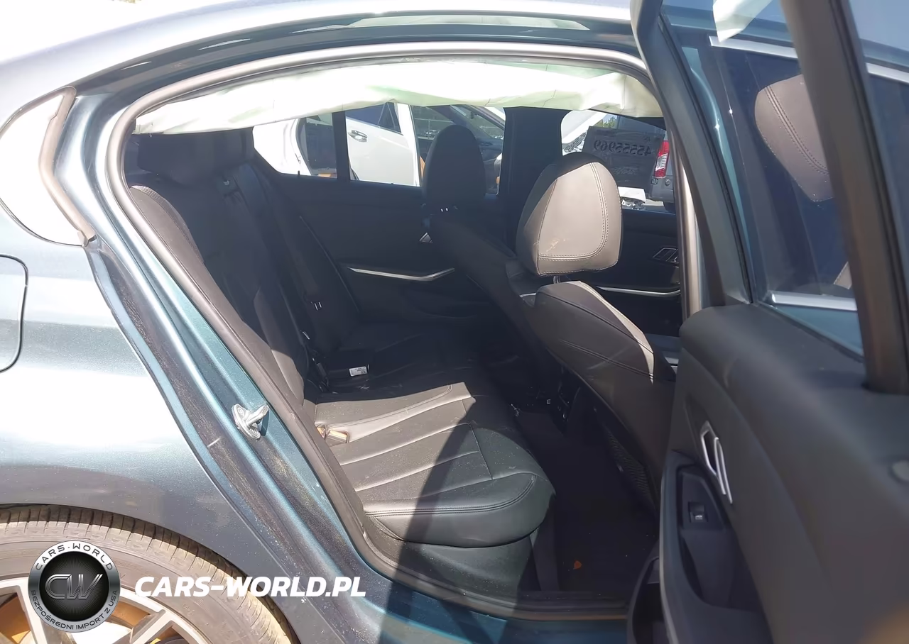2019 BMW 330I VIN:WBA5R1C56KAK11562 - 8