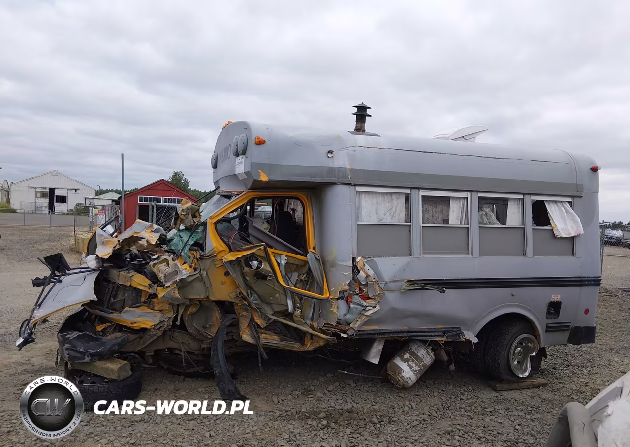 2000 Ford E-350 Cutaway Standard VIN:1FDSE35F0YHA48423 - 17