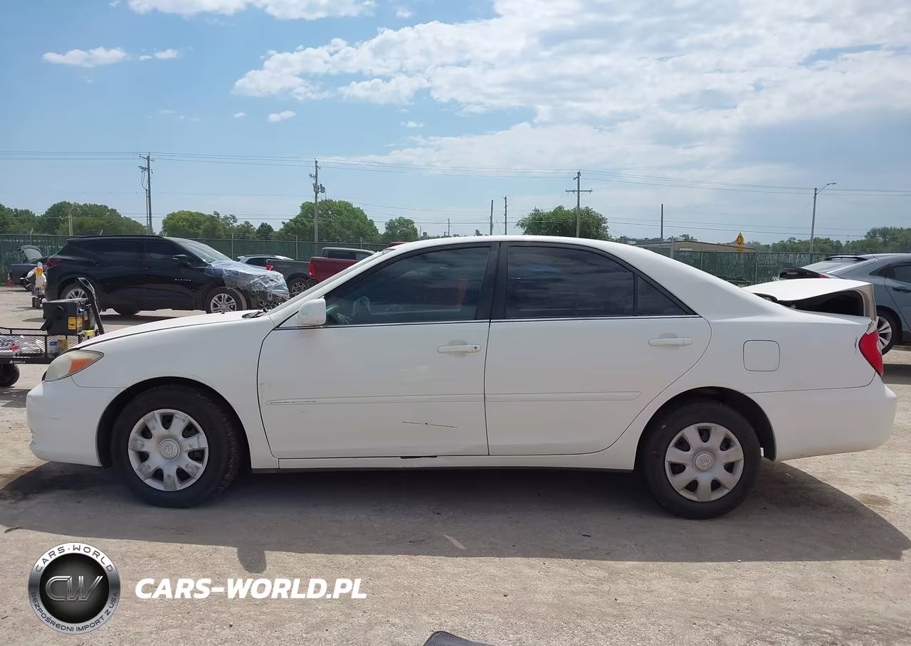 2004 Toyota Camry Le VIN:4T1BE32K64U367781 - 14