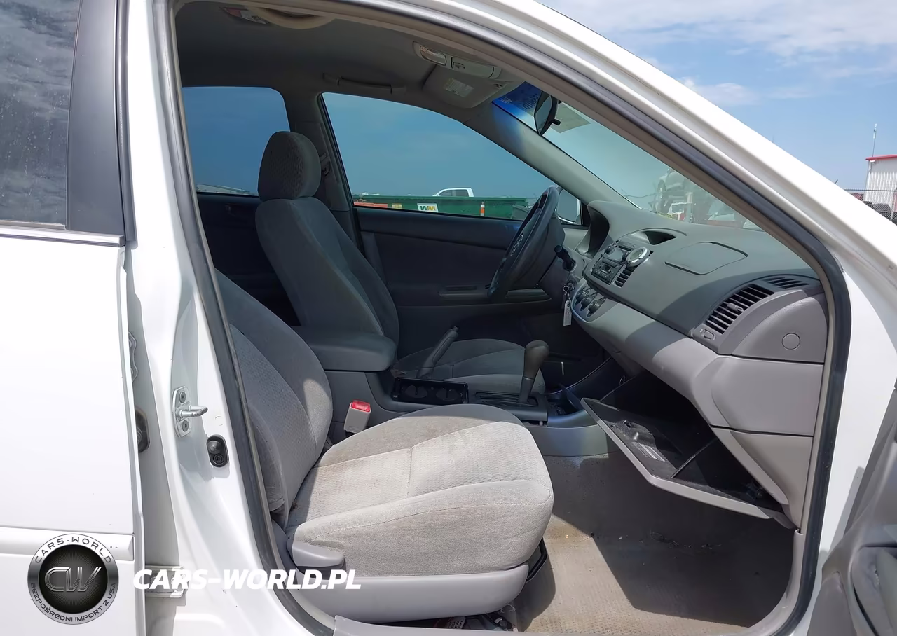 2004 Toyota Camry Le VIN:4T1BE32K64U367781 - 5