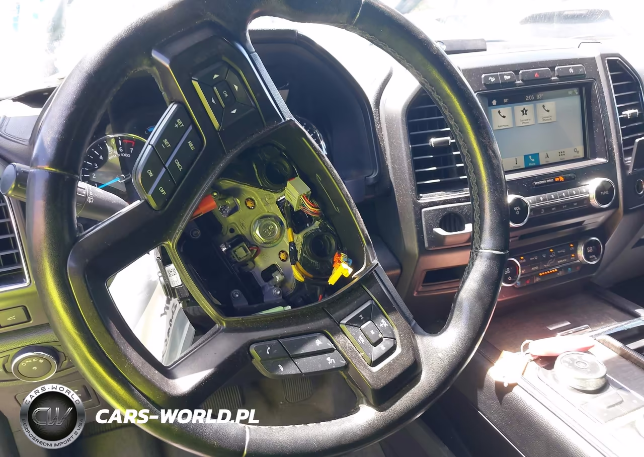 2018 Ford Expedition Limited VIN:1FMJU2AT1JEA10923 - 17
