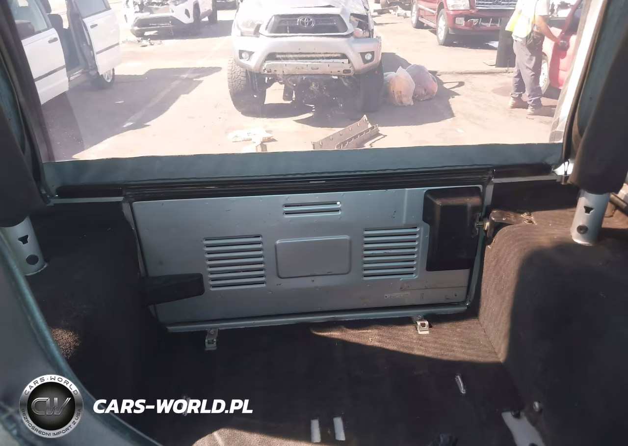 2005 Jeep Wrangler Rubicon VIN:1J4FA69S65P315831 - 8