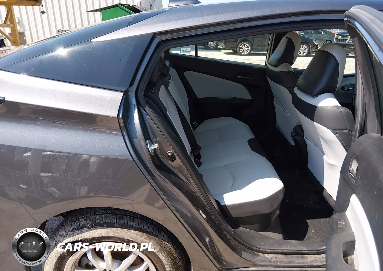 2021 Toyota Prius Xle Awd-E VIN:JTDL9MFU2M3027371 - 8