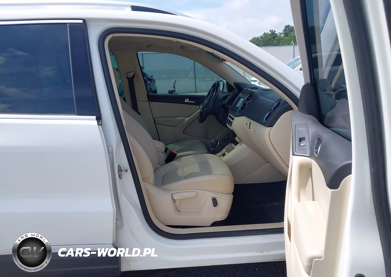 2017 Volkswagen Tiguan 2.0T Wolfsburg Edition VIN:WVGSV7AX4HK005535 - 5