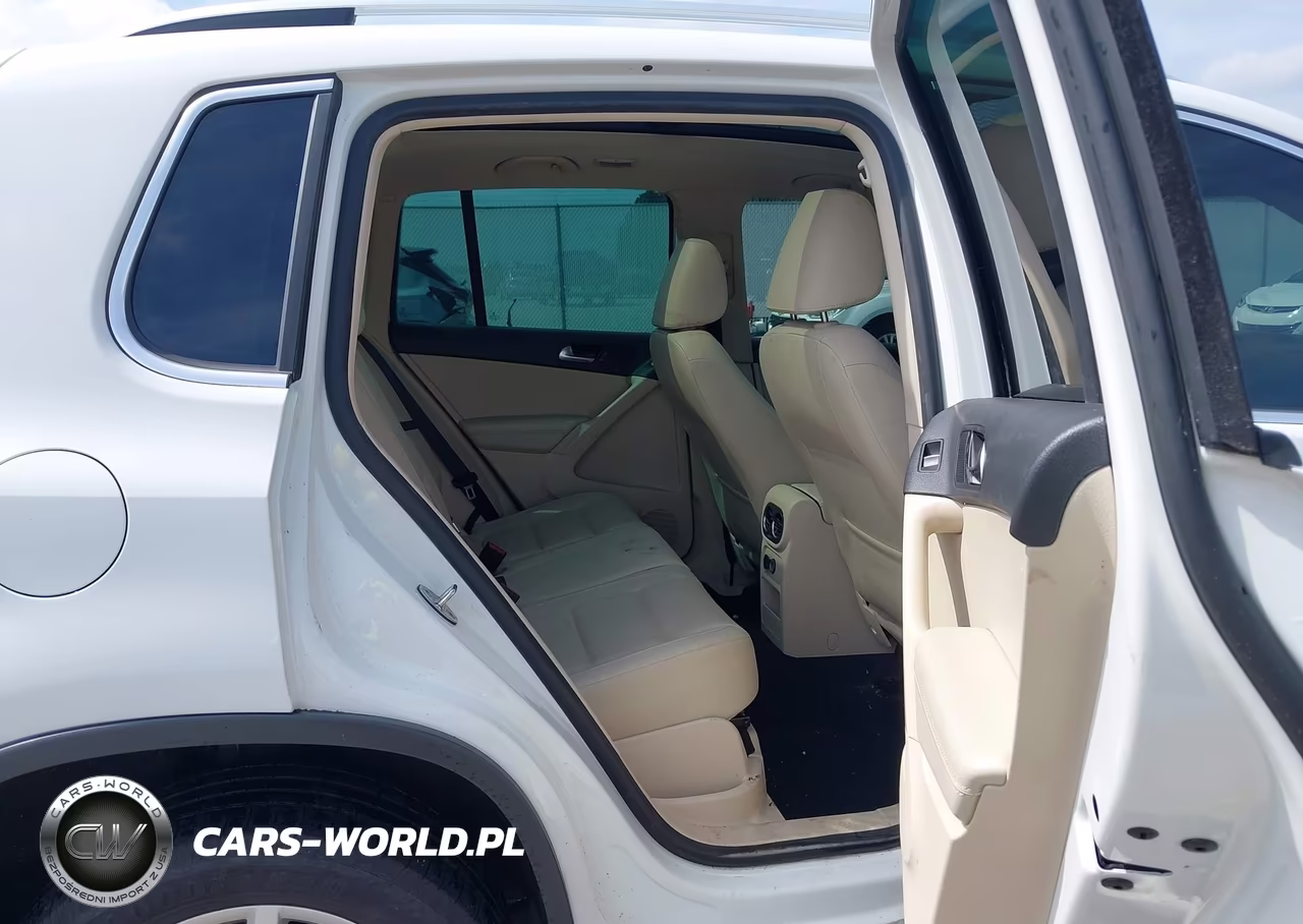 2017 Volkswagen Tiguan 2.0T Wolfsburg Edition VIN:WVGSV7AX4HK005535 - 8