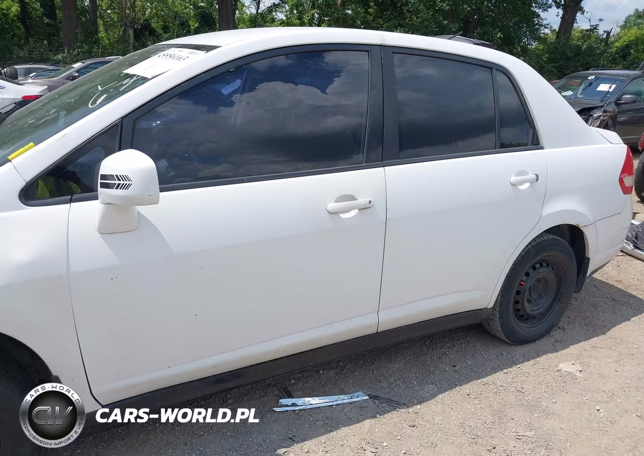 2010 Nissan Versa 1.8S VIN:3N1BC1AP8AL363882 - 15