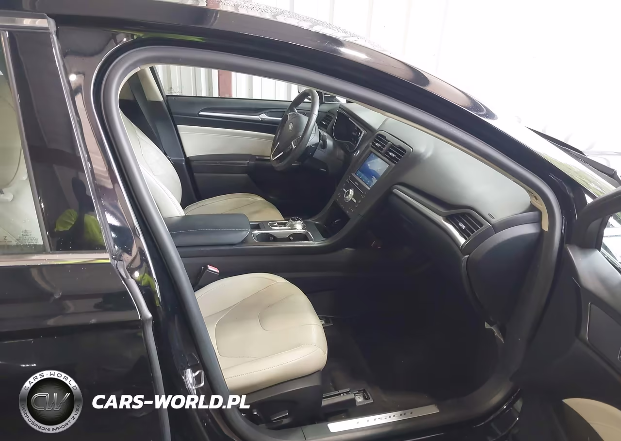 2018 Ford Fusion Platinum-Titanium VIN:3FA6P0D95JR197267 - 5