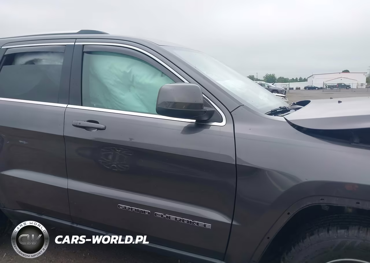 2019 Jeep Grand Cherokee Laredo E 4X4 VIN:1C4RJFAGXKC636610 - 13