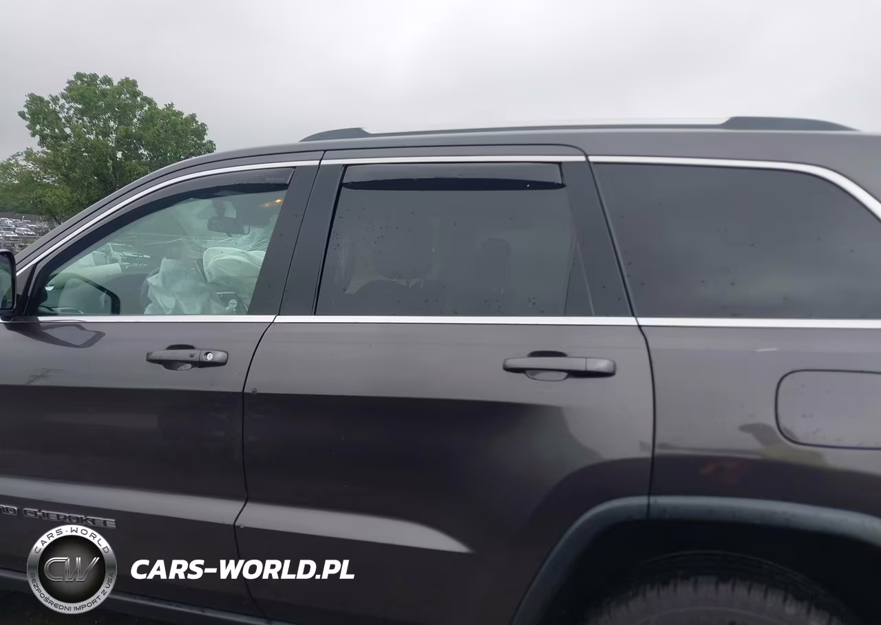 2019 Jeep Grand Cherokee Laredo E 4X4 VIN:1C4RJFAGXKC636610 - 14