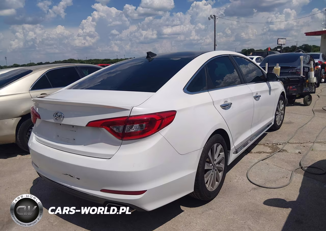 2016 Hyundai Sonata Sport VIN:5NPE34AF7GH422142 - 4