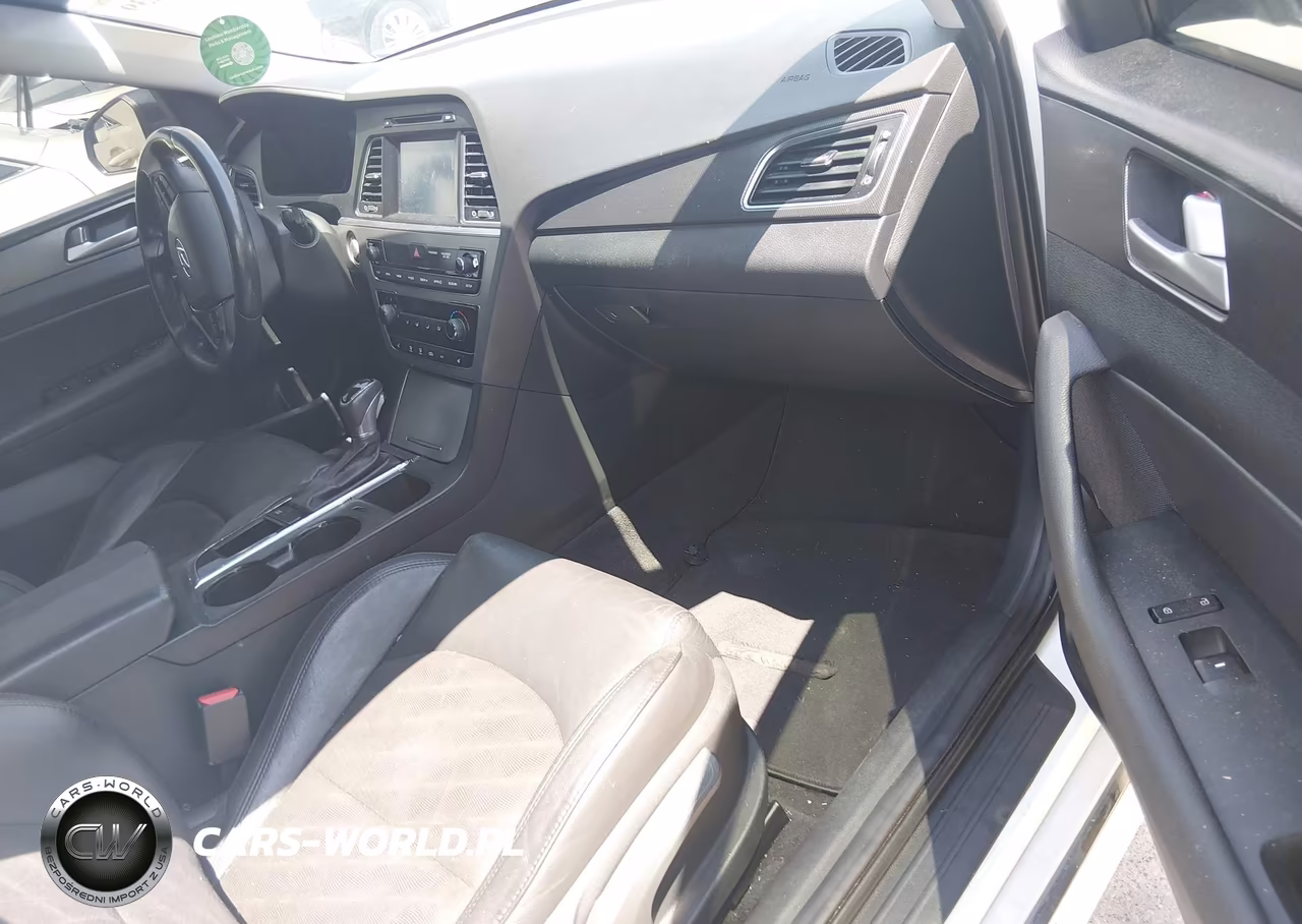 2016 Hyundai Sonata Sport VIN:5NPE34AF7GH422142 - 5