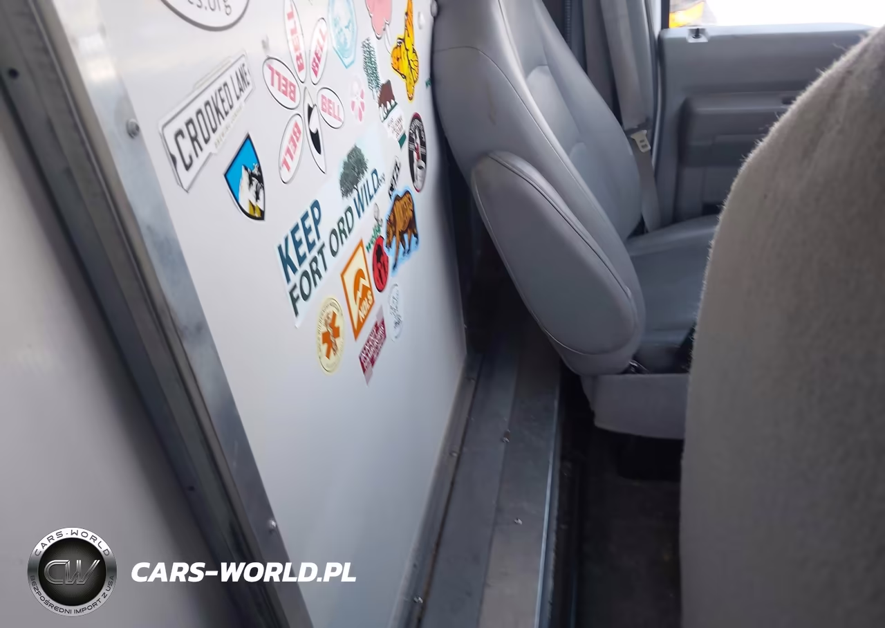 2016 Ford E-350 Cutaway VIN:1FDWE3FL3GDC15725 - 8