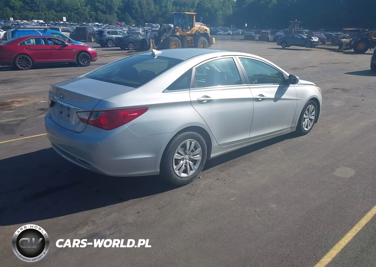 2012 Hyundai Sonata Gls VIN:5NPEB4AC7CH379828 - 4