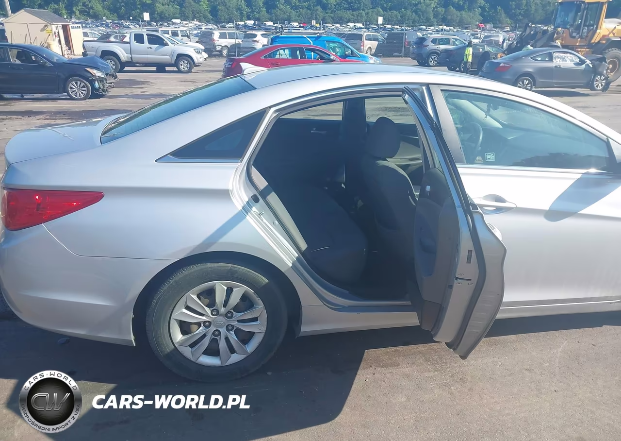 2012 Hyundai Sonata Gls VIN:5NPEB4AC7CH379828 - 8