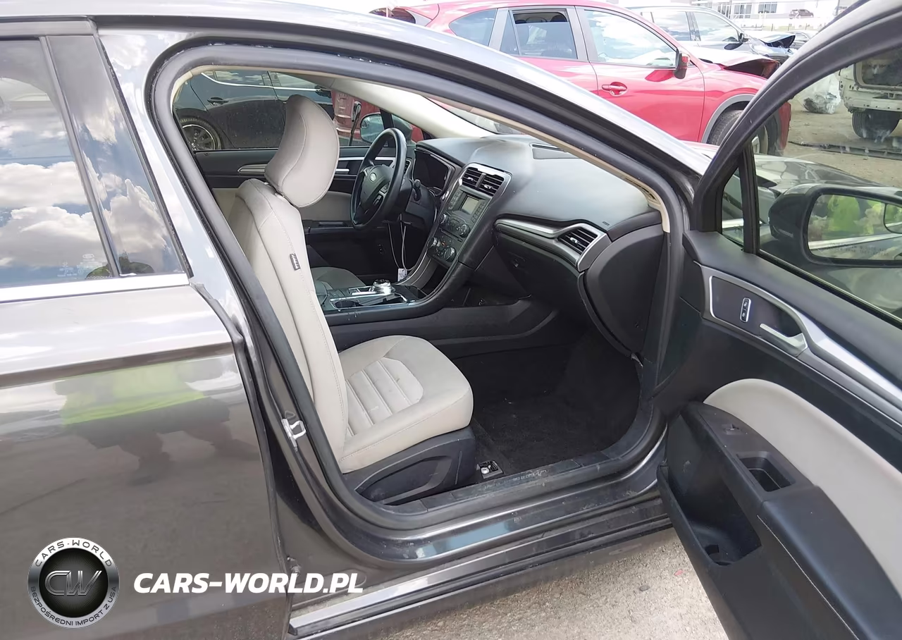 2018 Ford Fusion Hybrid S VIN:3FA6P0UU1JR142254 - 5