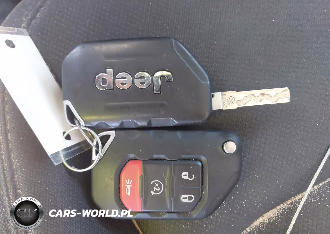 2020 Jeep Gladiator Sport S 4X4 VIN:1C6HJTAG3LL165550 - 11
