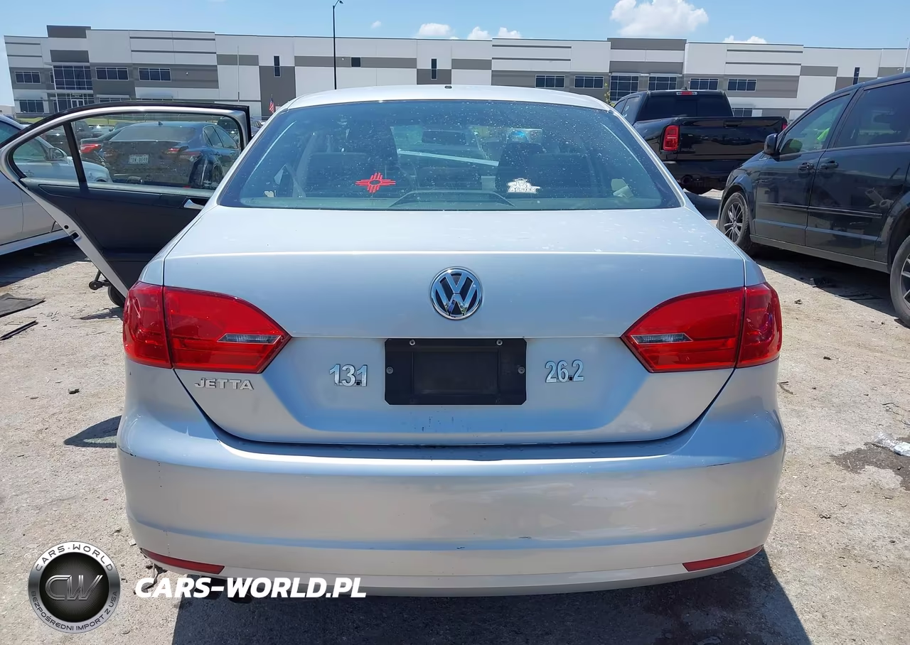 2014 Volkswagen Jetta 2.0L S VIN:3VW2K7AJ3EM257500 - 16