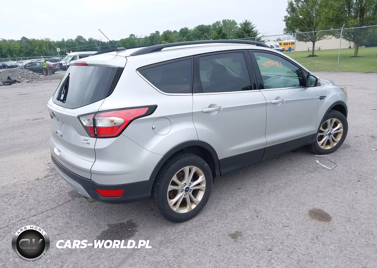 2018 Ford Escape Se VIN:1FMCU9GDXJUA75325 - 4