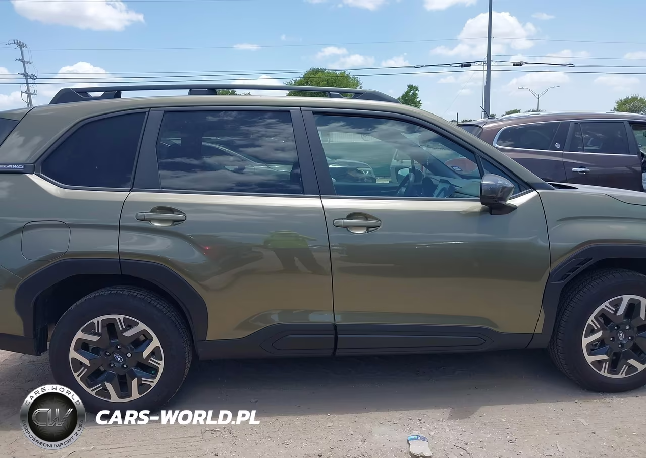 2025 Subaru Forester Premium VIN:JF2SLDDC5SH612079 - 13