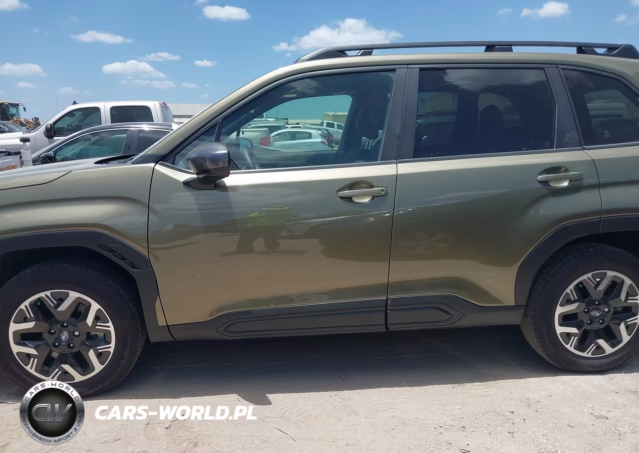 2025 Subaru Forester Premium VIN:JF2SLDDC5SH612079 - 14