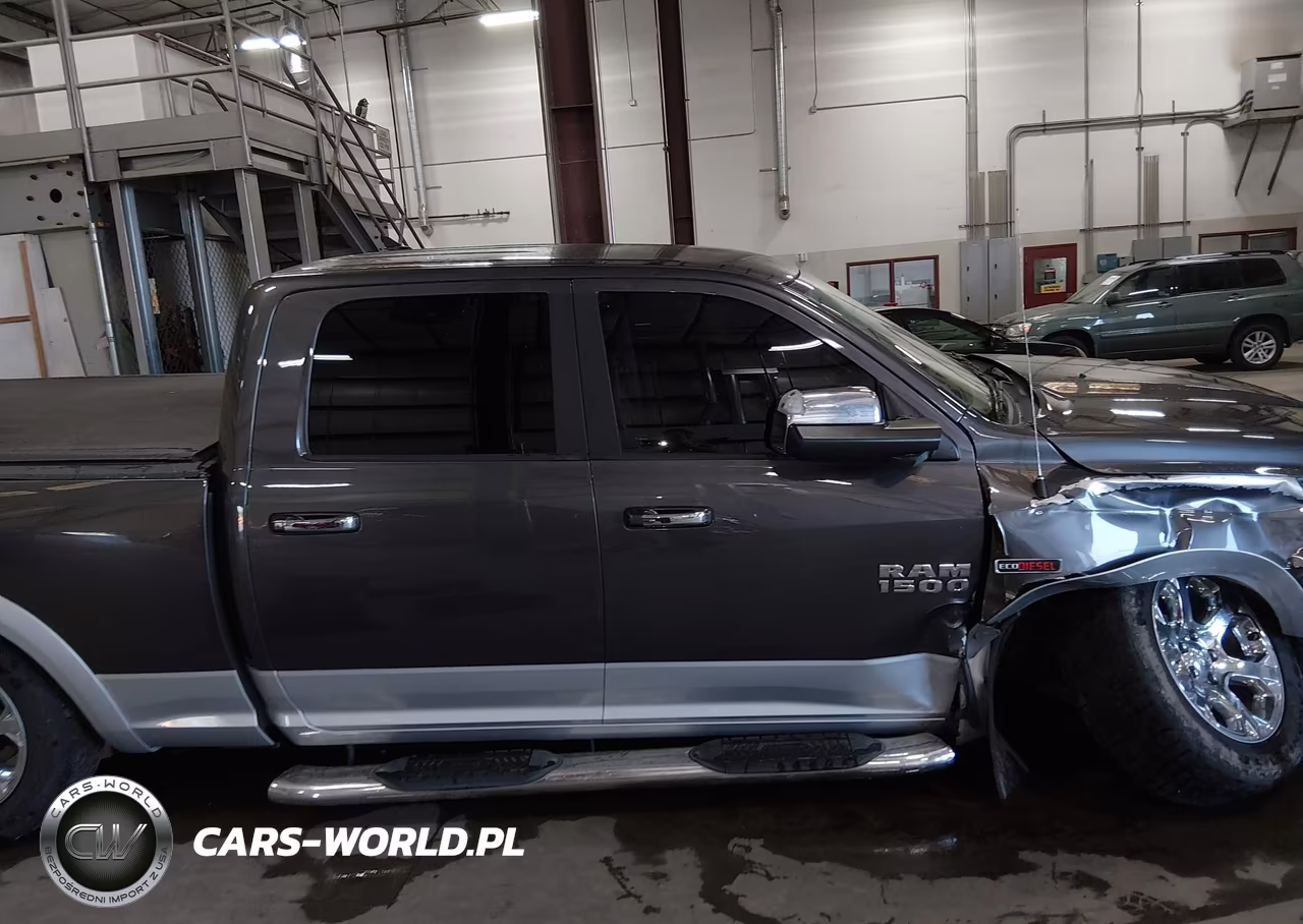 2016 Ram 1500 Laramie VIN:1C6RR7VM9GS192770 - 13