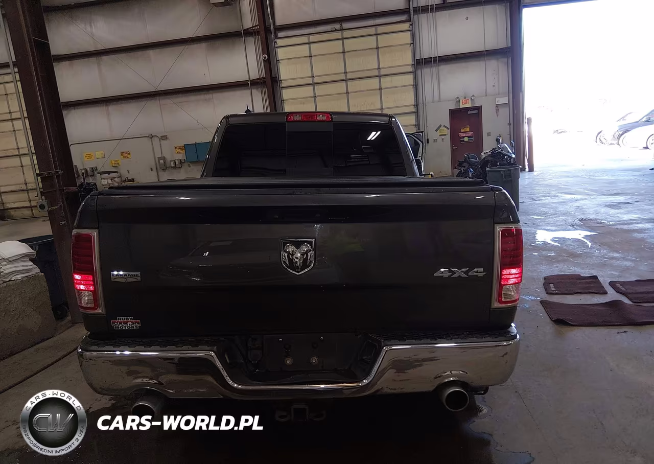 2016 Ram 1500 Laramie VIN:1C6RR7VM9GS192770 - 16
