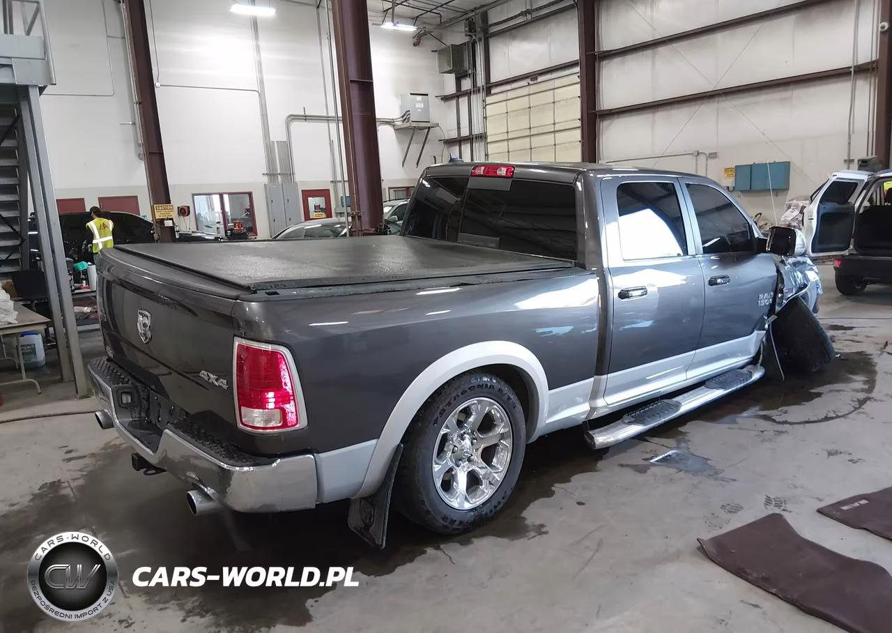 2016 Ram 1500 Laramie VIN:1C6RR7VM9GS192770 - 4