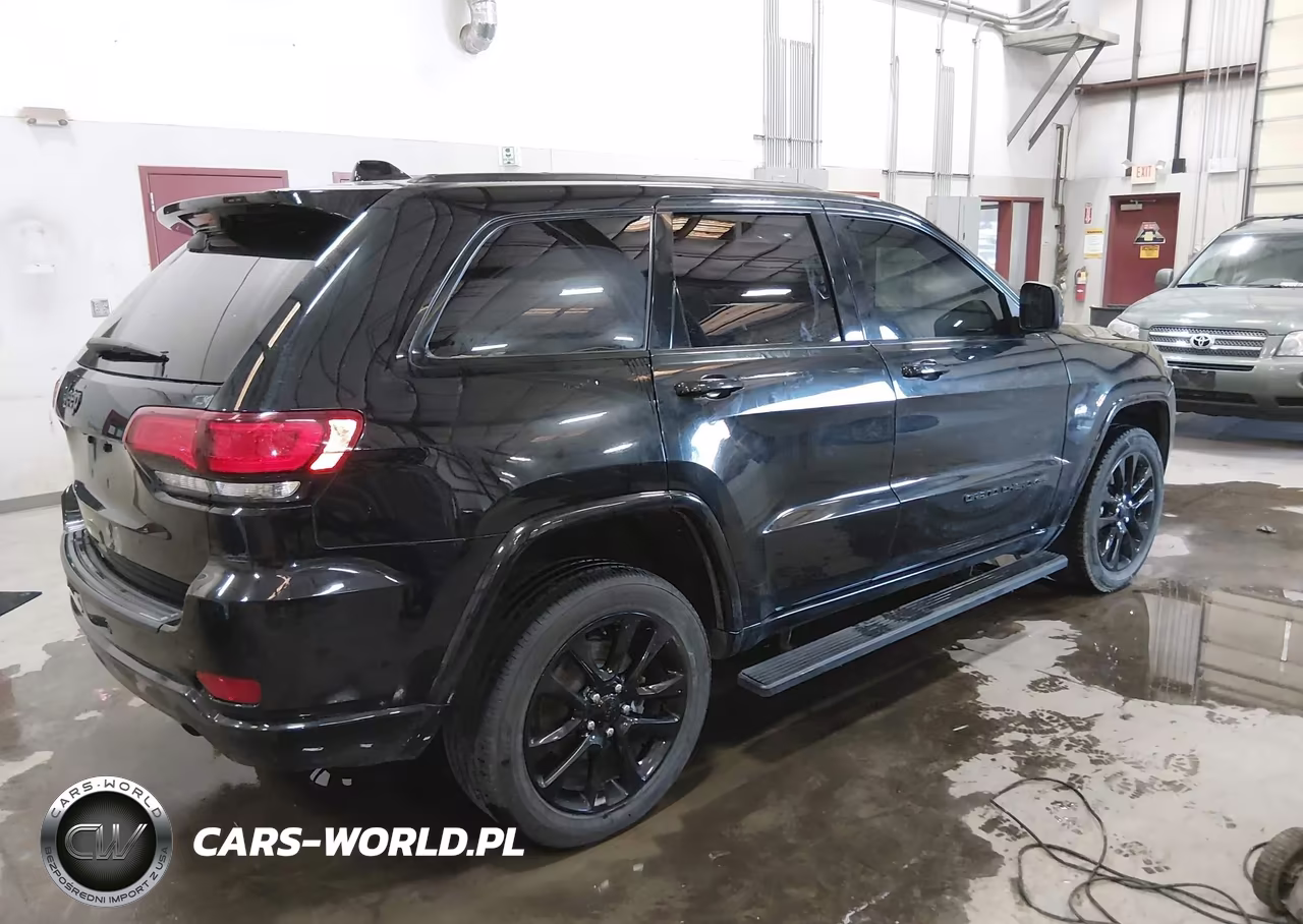 2021 Jeep Grand Cherokee Laredo X 4X4 VIN:1C4RJFAG1MC779626 - 4