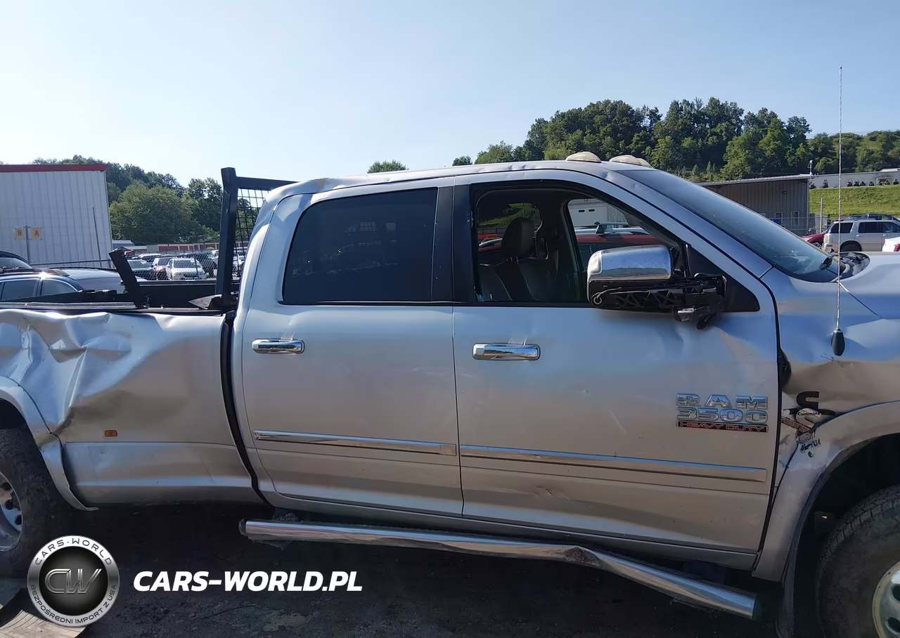 2016 Ram 3500 Laramie VIN:3C63RRJL4GG171010 - 13