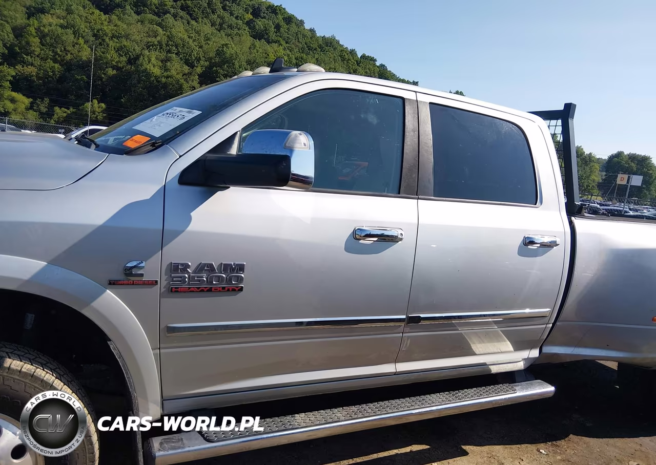 2016 Ram 3500 Laramie VIN:3C63RRJL4GG171010 - 14