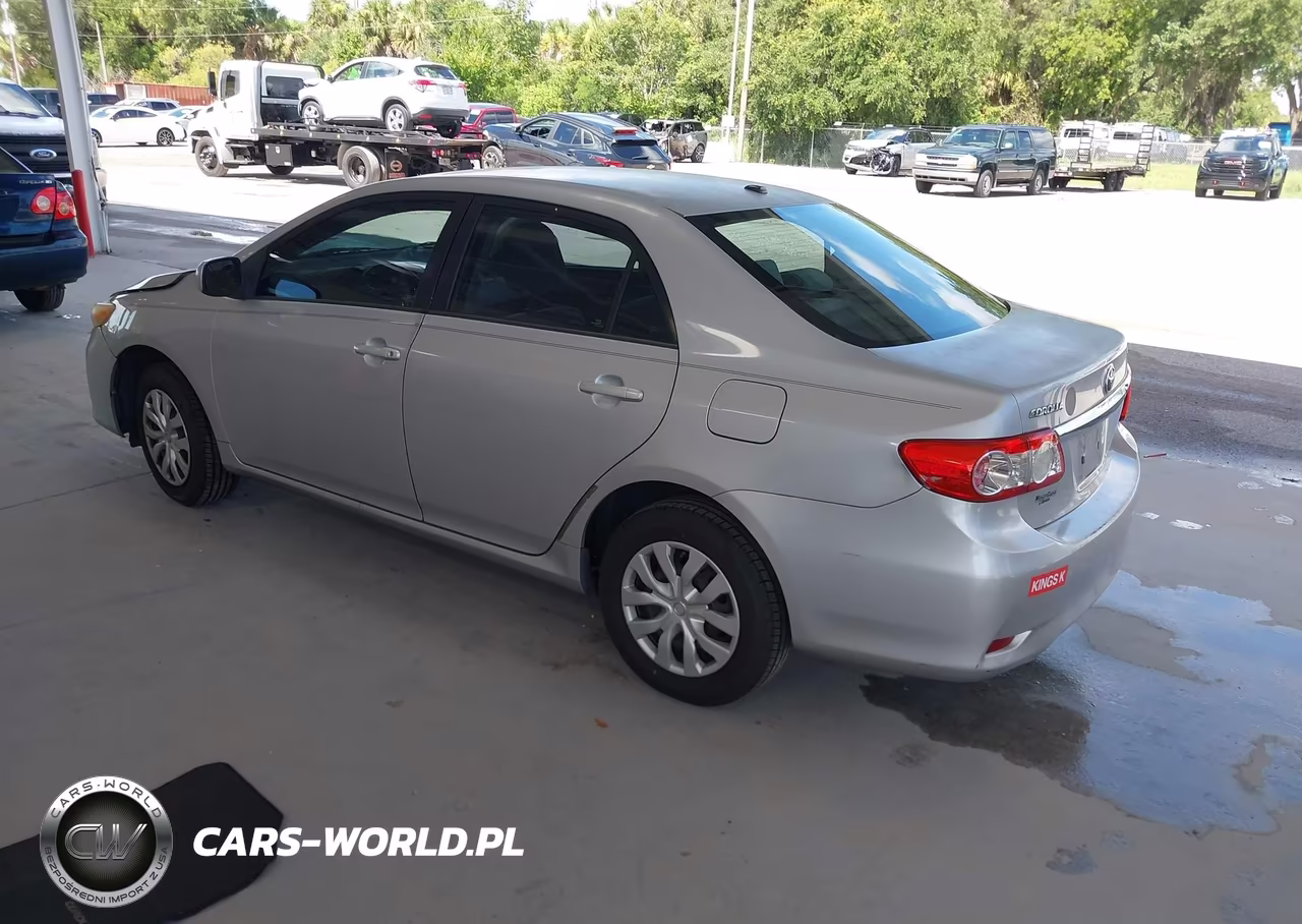2011 Toyota Corolla Le VIN:2T1BU4EE4BC666067 - 3