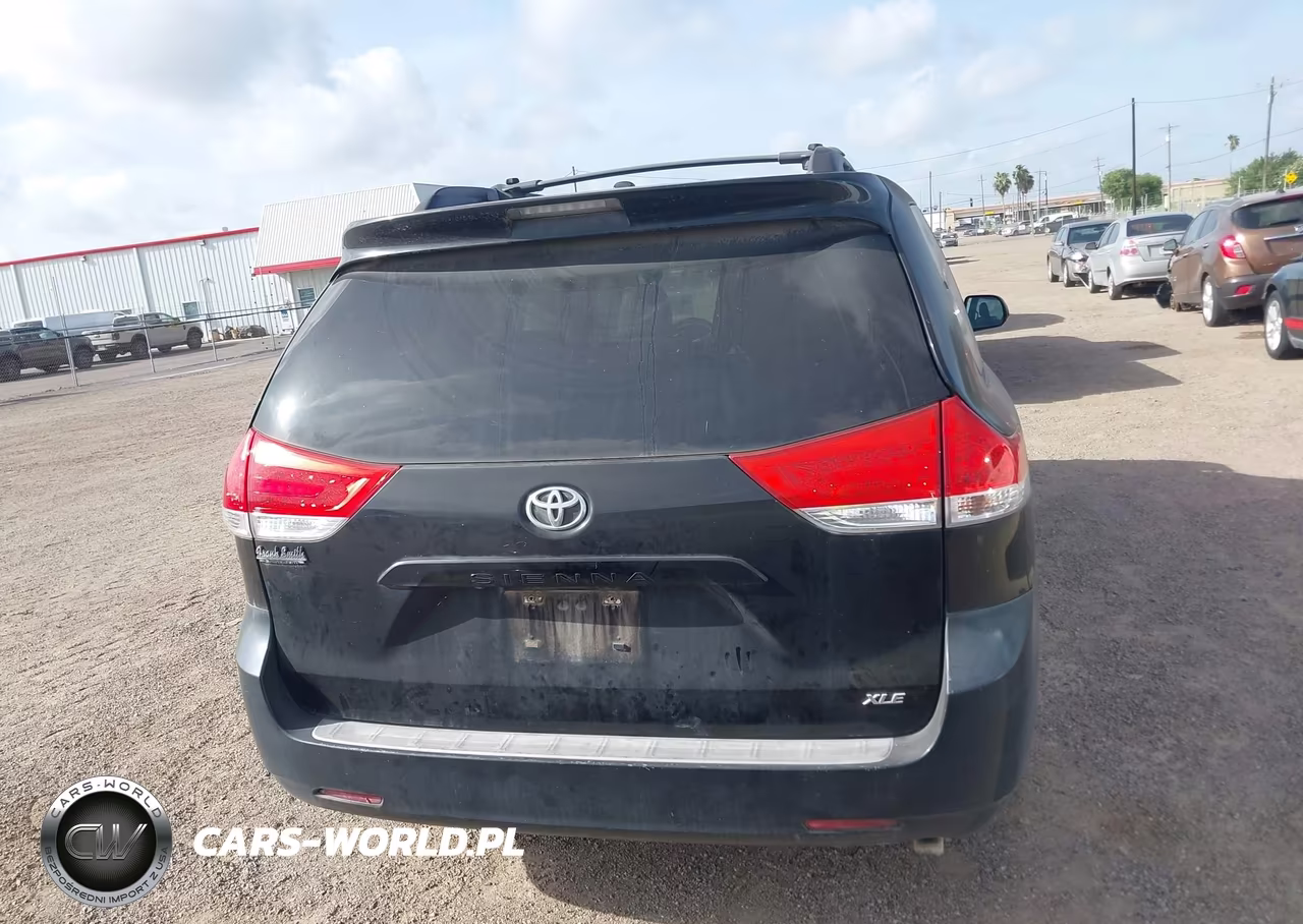 2011 Toyota Sienna Xle V6 VIN:5TDYK3DC7BS168463 - 17