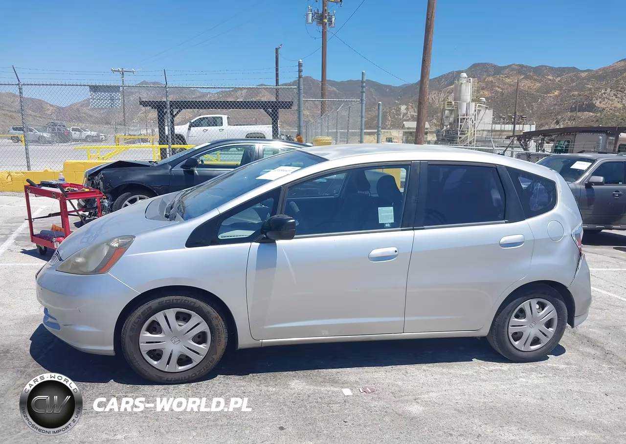 2011 Honda Fit VIN:JHMGE8H38BC028206 - 15