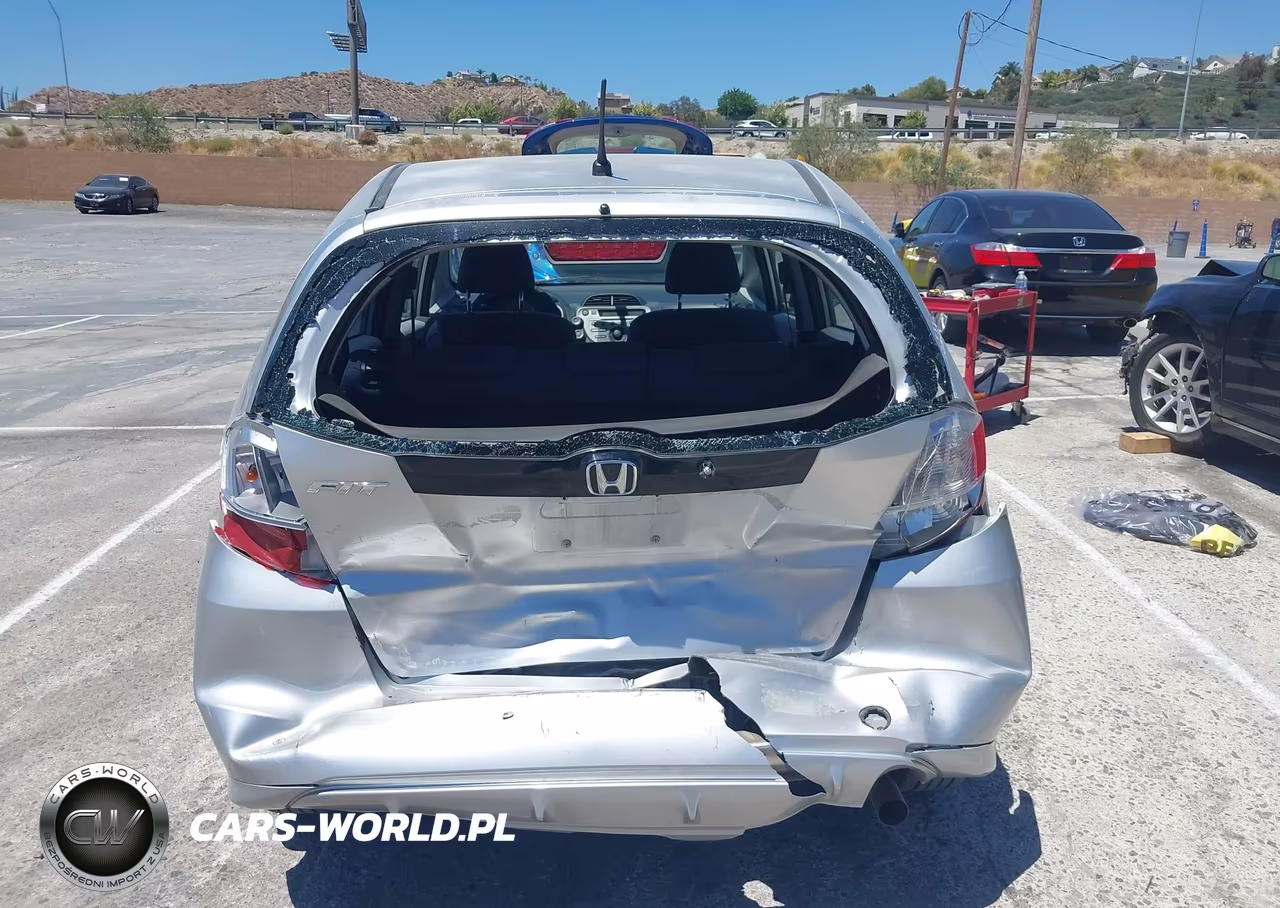 2011 Honda Fit VIN:JHMGE8H38BC028206 - 17