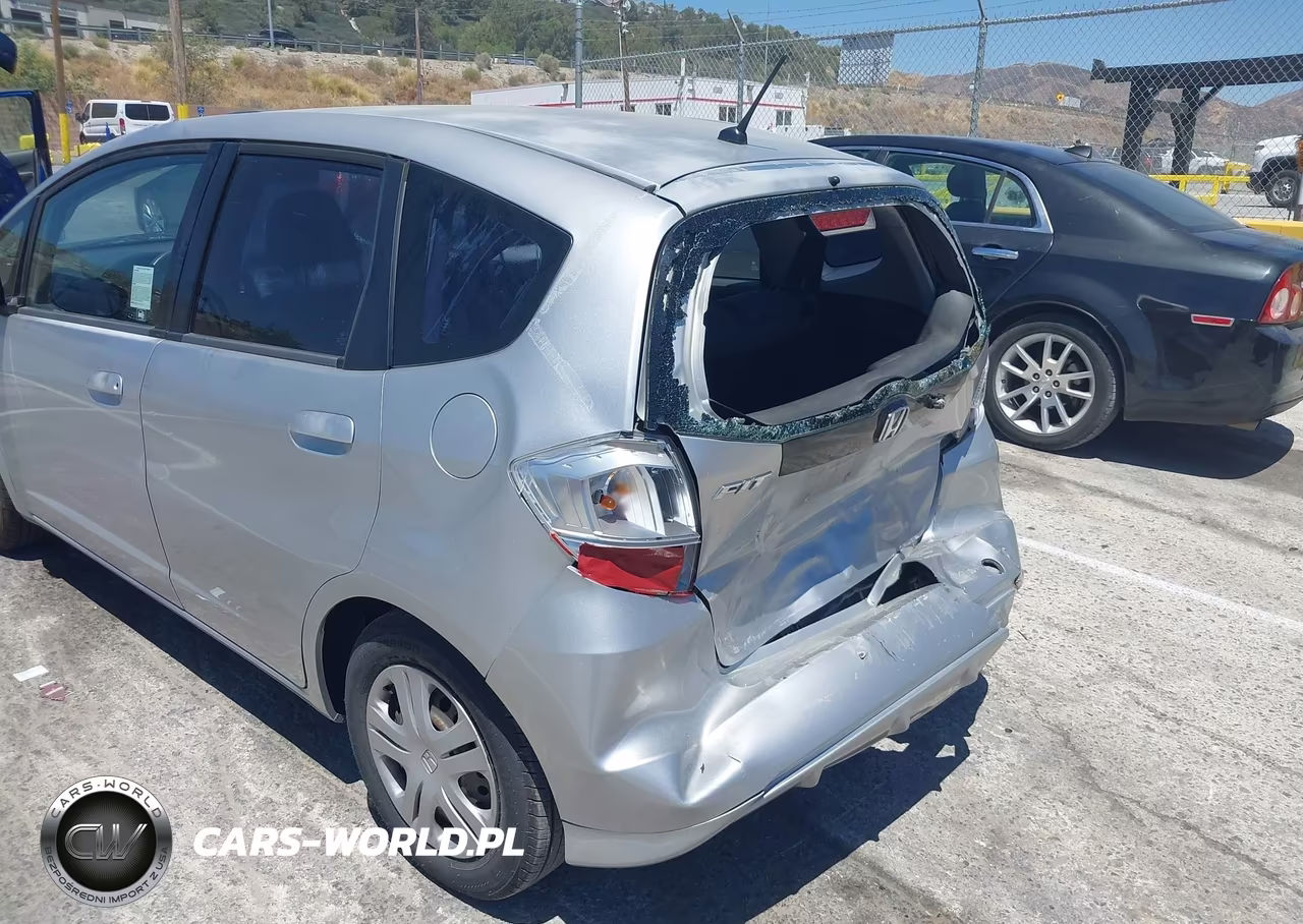 2011 Honda Fit VIN:JHMGE8H38BC028206 - 18