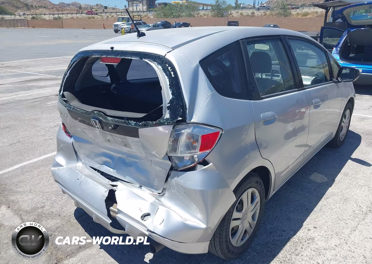 2011 Honda Fit VIN:JHMGE8H38BC028206 - 19