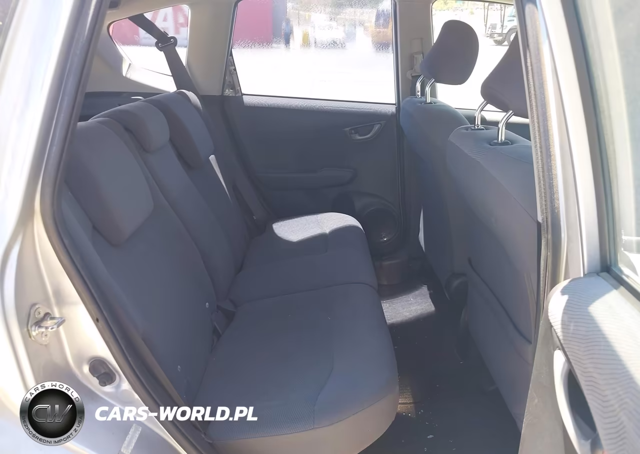 2011 Honda Fit VIN:JHMGE8H38BC028206 - 8