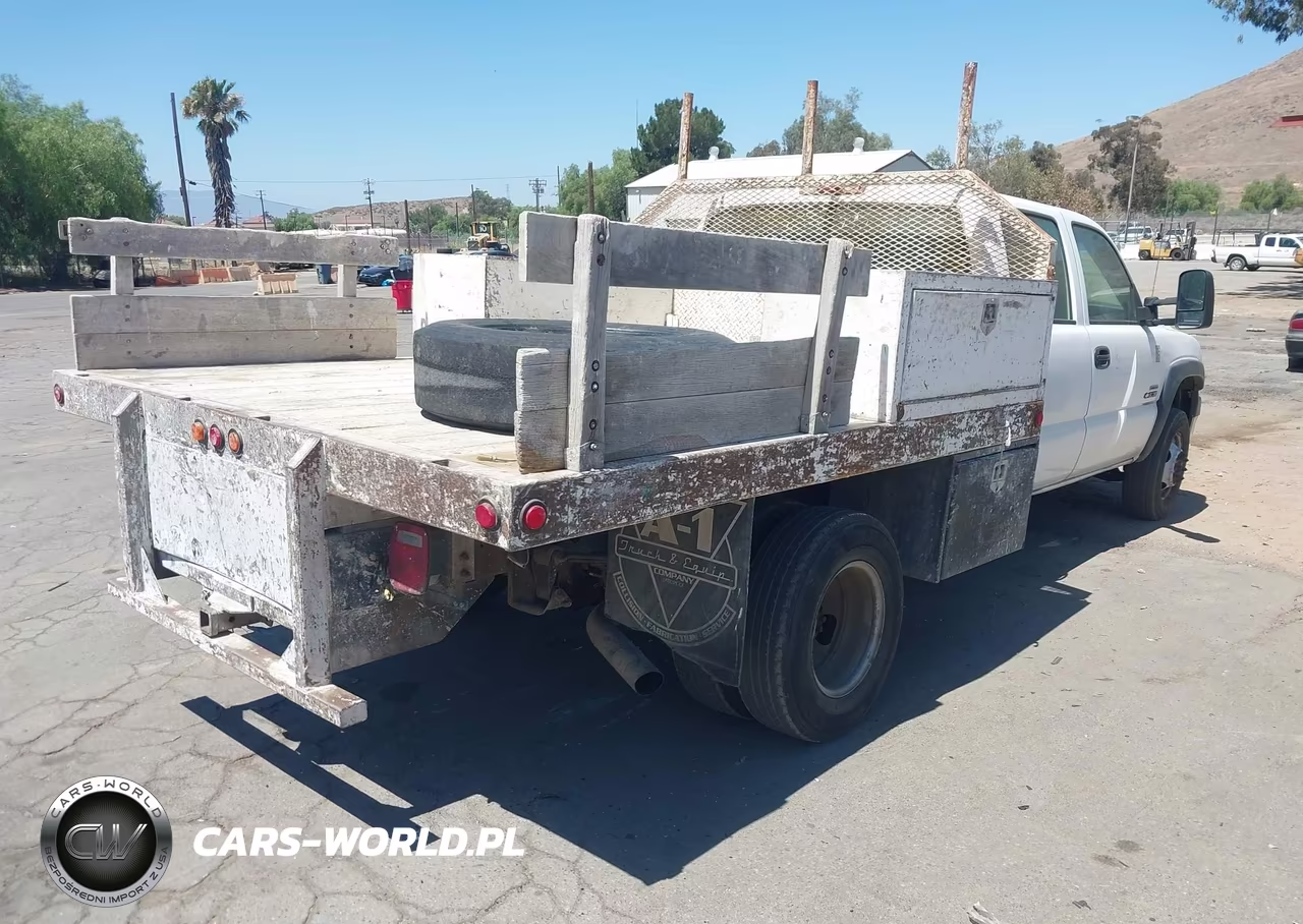 2002 Chevrolet Silverado 3500 VIN:1GBJC33192F134401 - 4