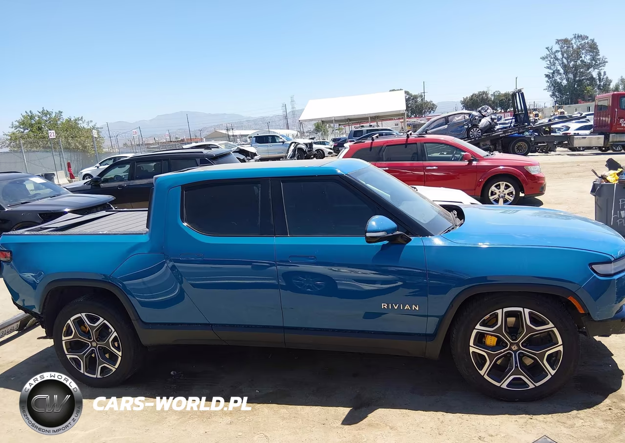 2022 Rivian R1T Adventure VIN:7FCTGAAAXNN006415 - 14