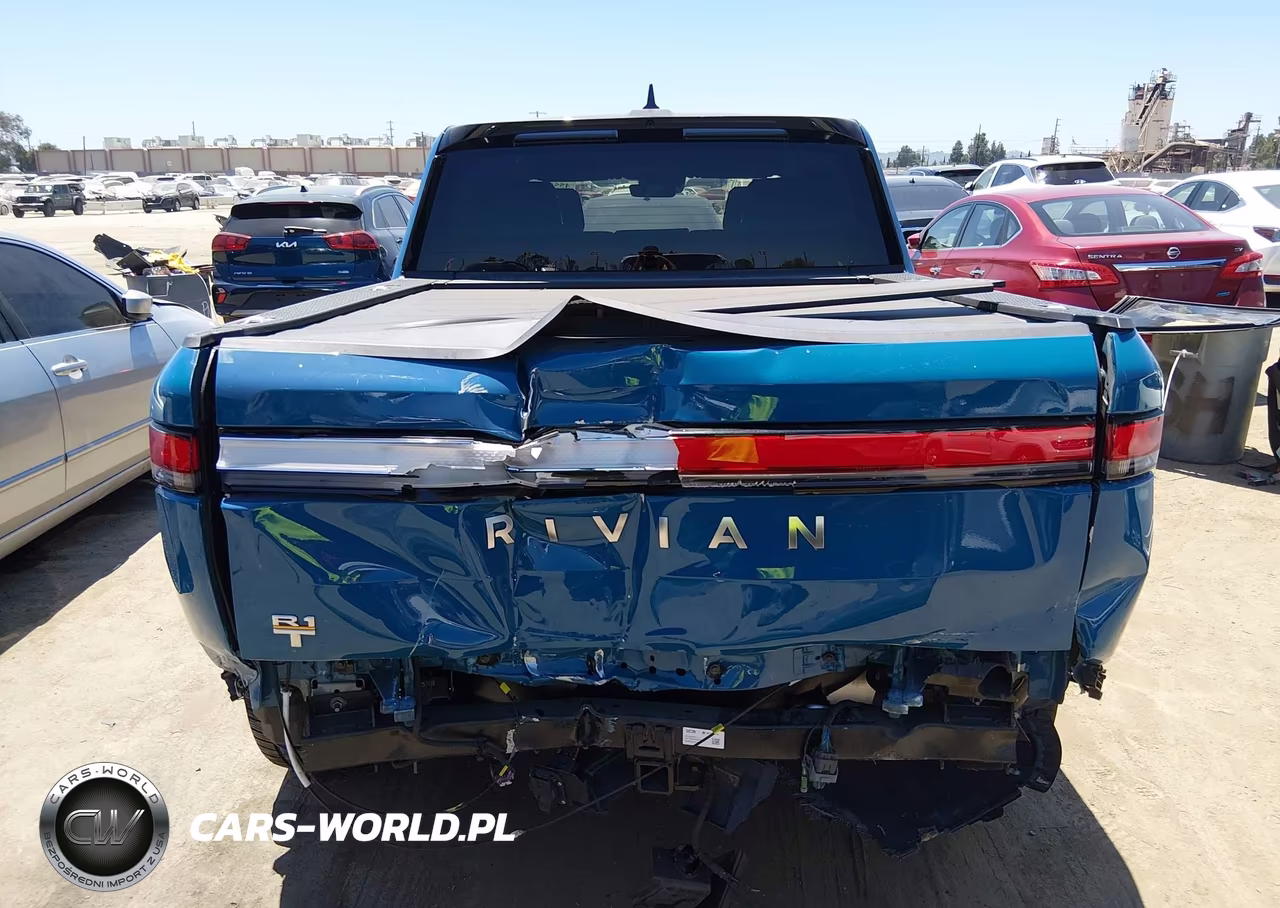 2022 Rivian R1T Adventure VIN:7FCTGAAAXNN006415 - 17