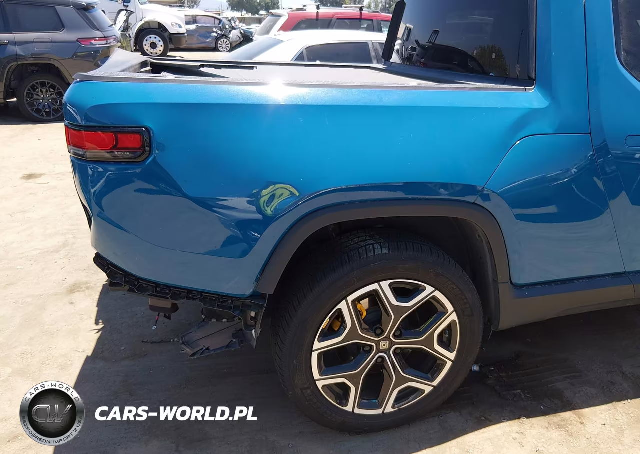 2022 Rivian R1T Adventure VIN:7FCTGAAAXNN006415 - 6