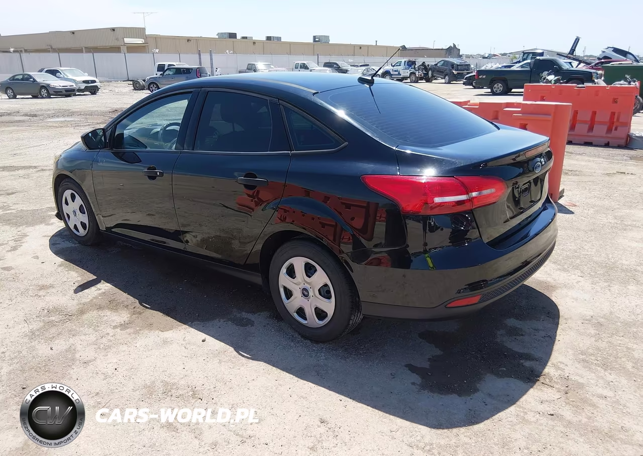 2017 Ford Focus S VIN:1FADP3E23HL296236 - 3