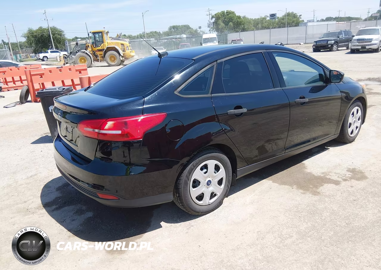 2017 Ford Focus S VIN:1FADP3E23HL296236 - 4