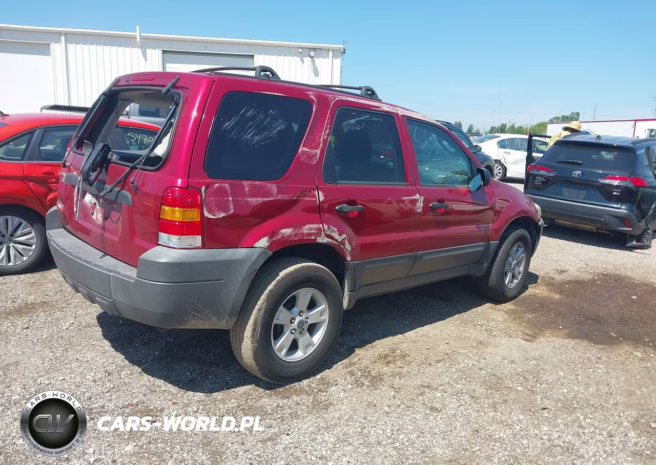2005 Ford Escape Xlt VIN:1FMYU03175DA06417 - 4