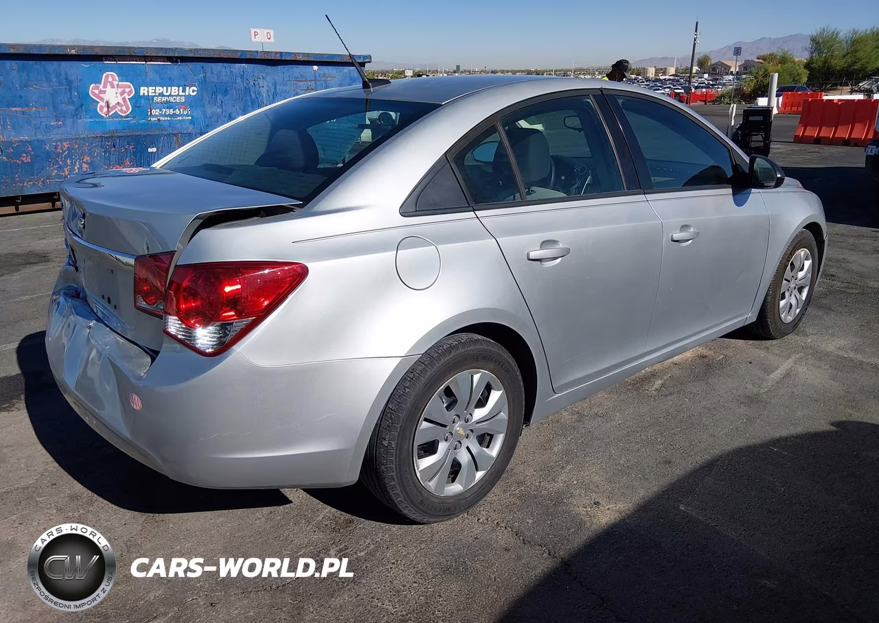 2014 Chevrolet Cruze Ls Auto VIN:1G1PA5SH5E7197170 - 4