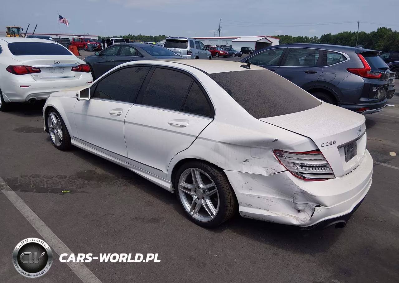 2013 Mercedes-Benz C 250 Sport VIN:WDDGF4HB1DR253006 - 3