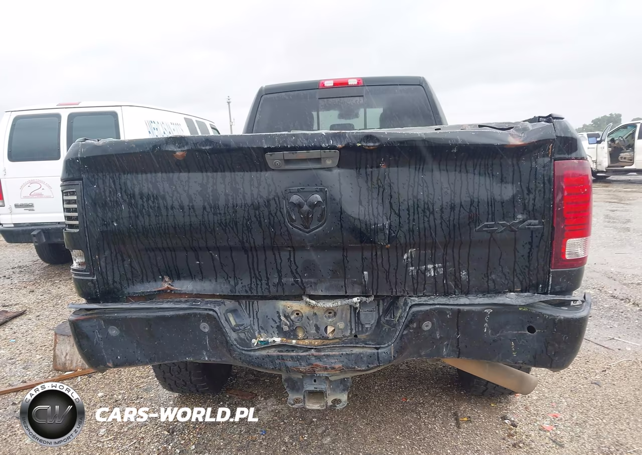 2015 Ram 2500 Laramie VIN:3C6UR5KJXFG558993 - 16