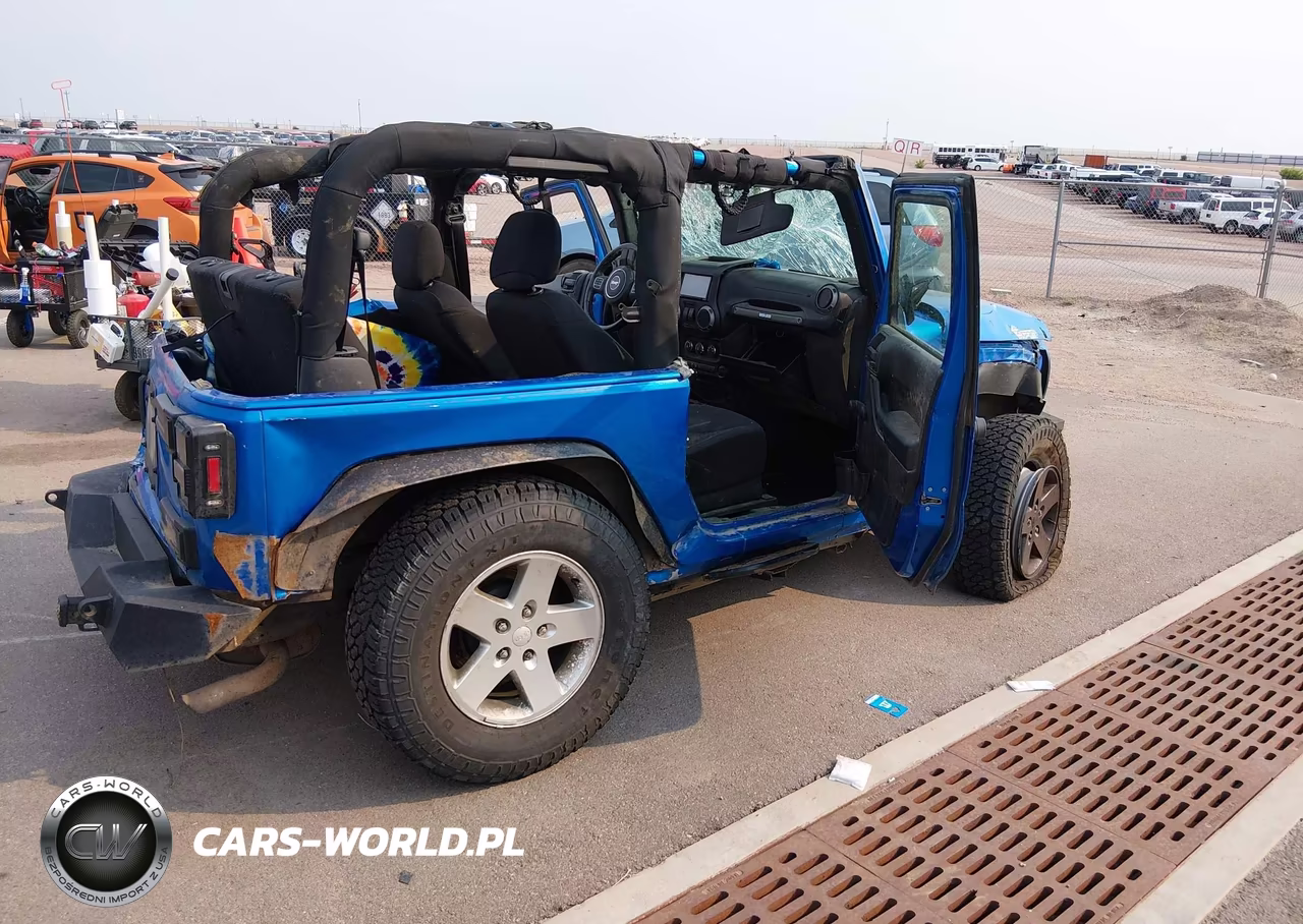 2016 Jeep Wrangler Sport VIN:1C4AJWAG6GL196275 - 4